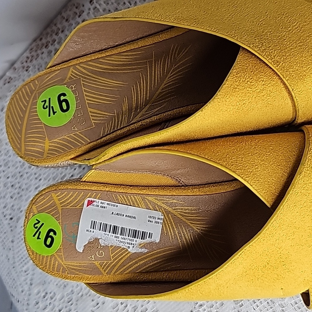 NWOT Andrew Geller Kimber yellow espadrille memory foam slip on wedges sz 9.5 - Picture 3 of 8